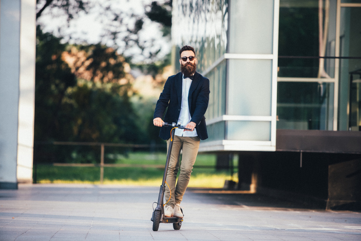 hipster na hulajnodze
