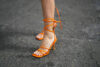 do czego pasują pomarańczowe buty