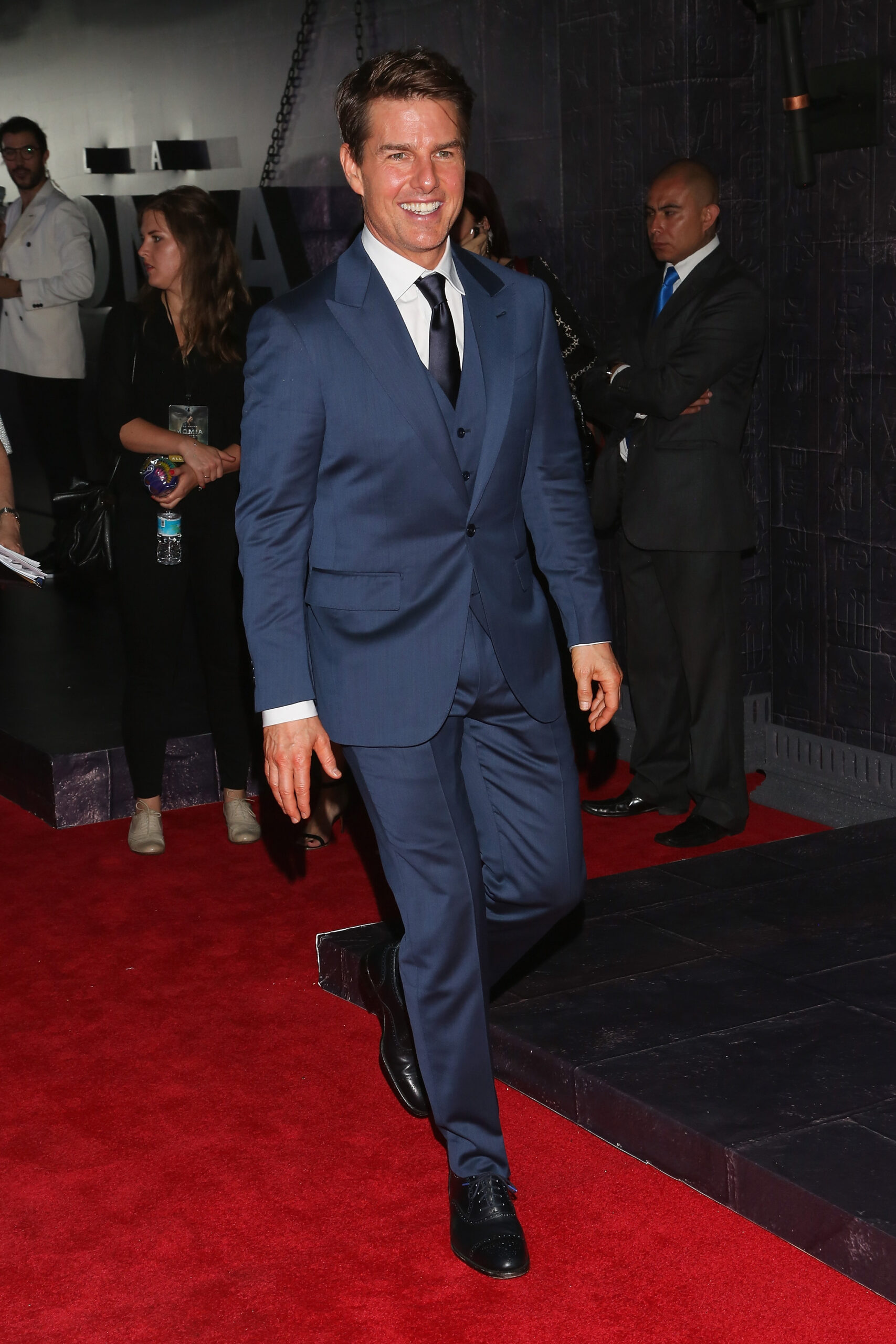 buty do granatowego garnituru