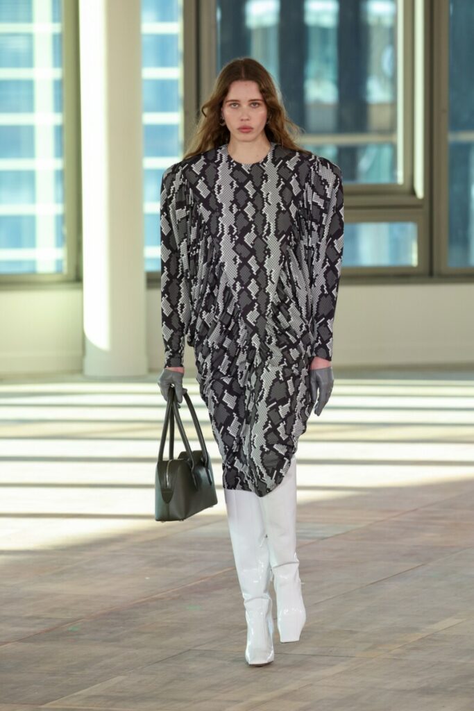 [Modne kozaki jesień-zima 2025/2026]: z kwadratowym noskiem