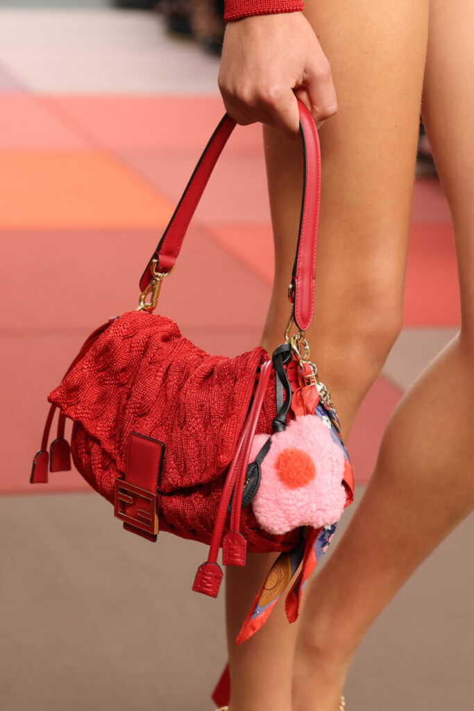 [Modne dodatki na wiosnę 2026]: florystyczne breloki i kwiaty 3D