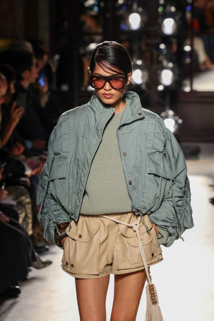 Modne okulary przeciwsłoneczne 2026: nowoczesne aviator