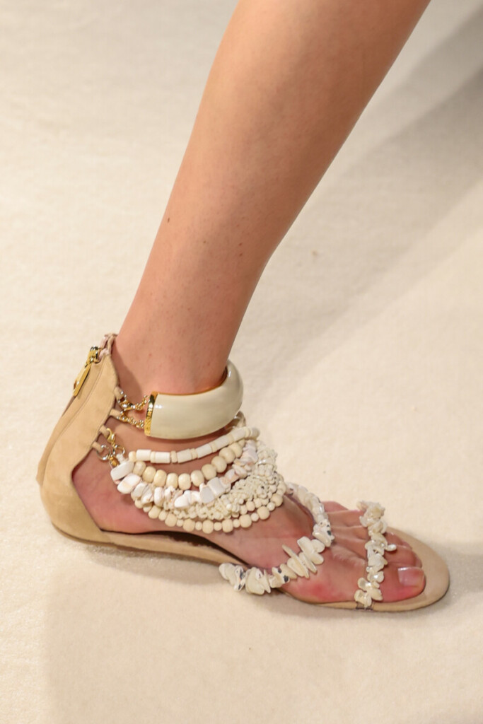 płaskie sandały, modne na 2026 rok