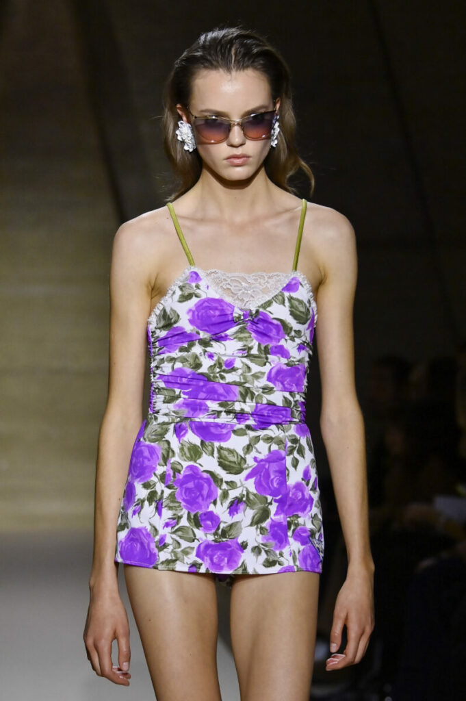 Modne okulary przeciwsłoneczne 2026: cat-eye