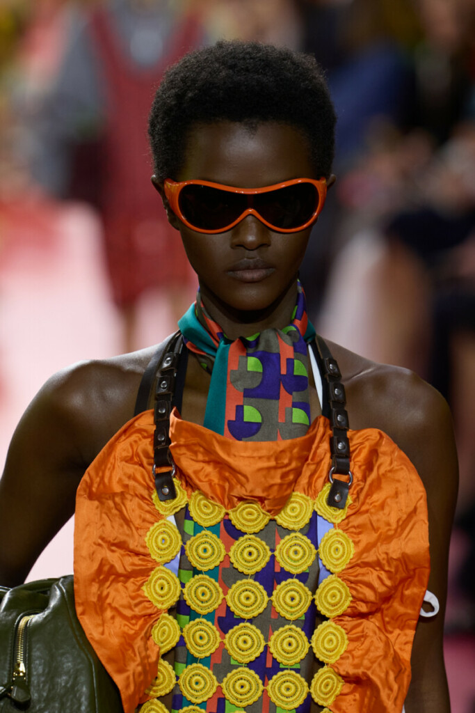 modne okulary przeciwsłoneczne 2026, futurystyczne