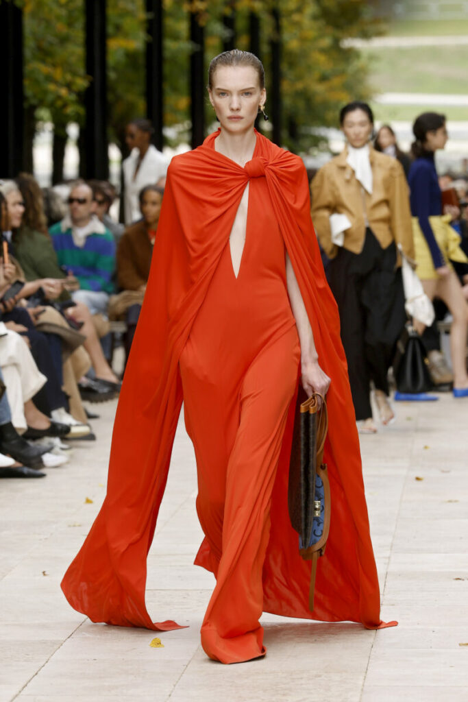 Czy kombinezony są wciąż modne?