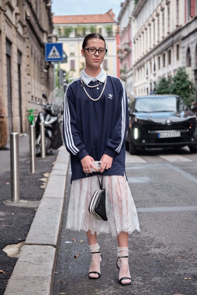 Skarpetki do czarnych butów: koronkowe w romantycznej odsłonie