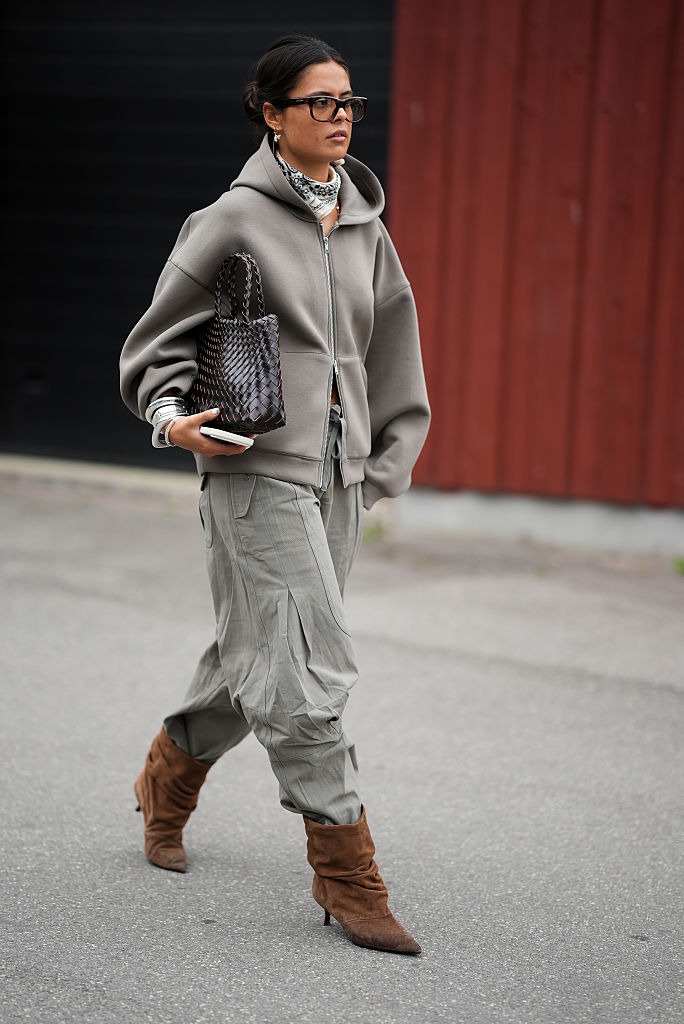 Slouchy boots chodzą już po kopenhaskich ulicach – przegląd stylizacji